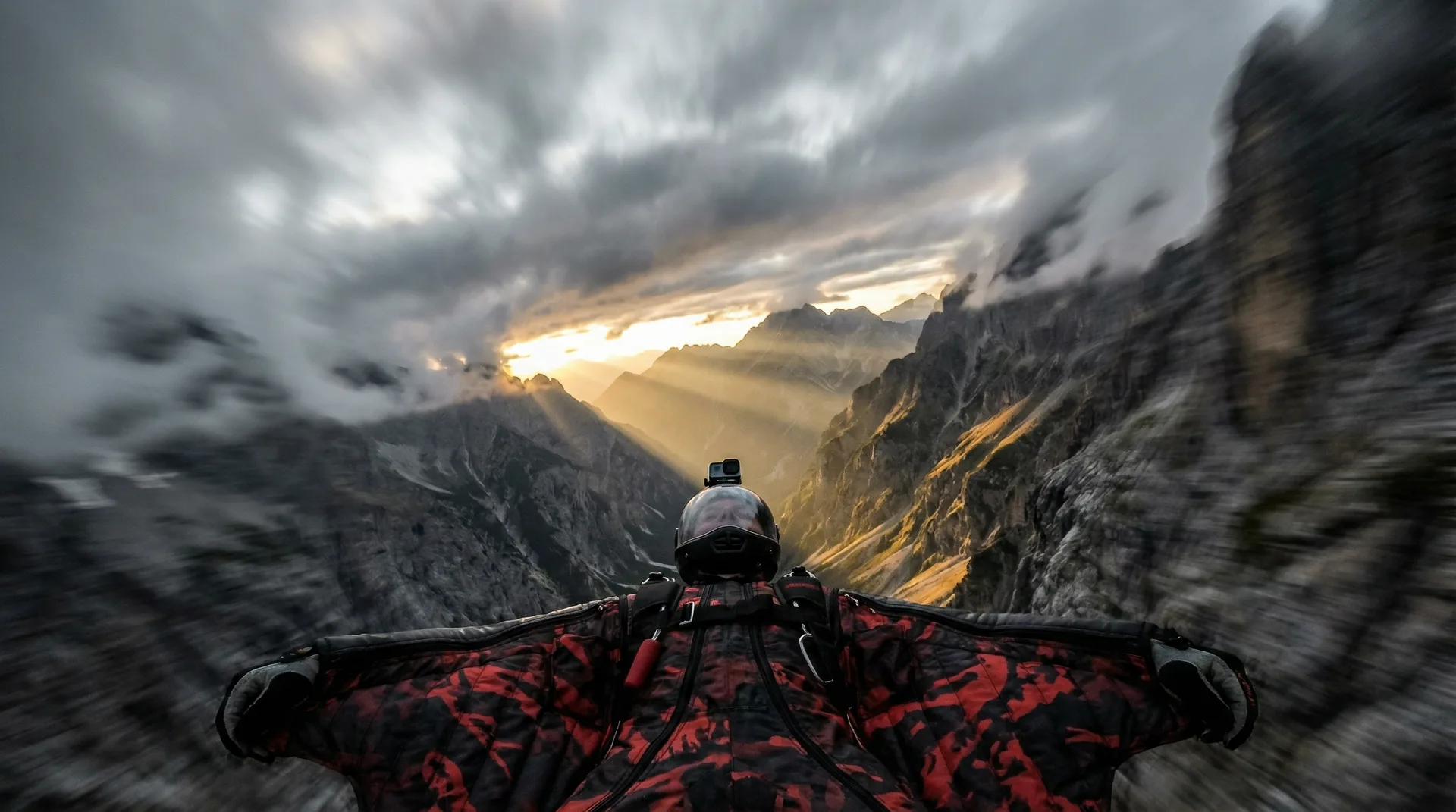 翼装飞行穿越山谷 - 必撸大赛 独家视角